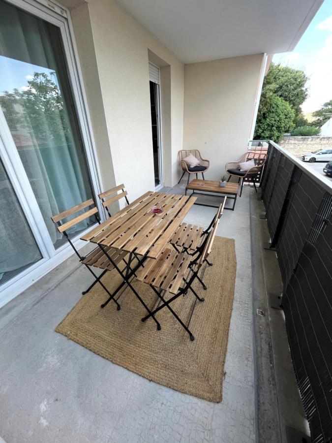 Joli Appt 45 M2 Avec Terrasse Apartment Lunel  Exterior foto